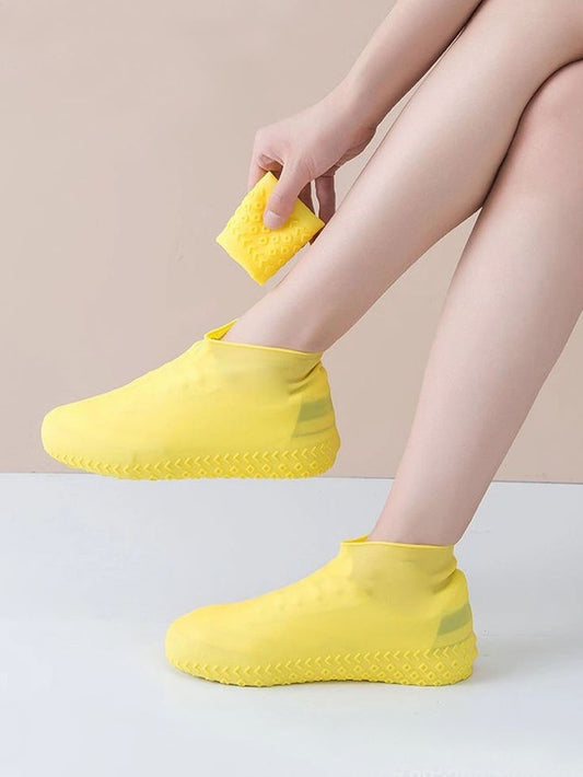 Waterproof Shoe Covers Reusable Silicone Cover Shoes Rain Boots for Men, Women, Kids |Overshoes Protectors for Kitchen, Indoor,Outdoor.Silicone Shoes Cover (Rain Shoe Cover) (M)