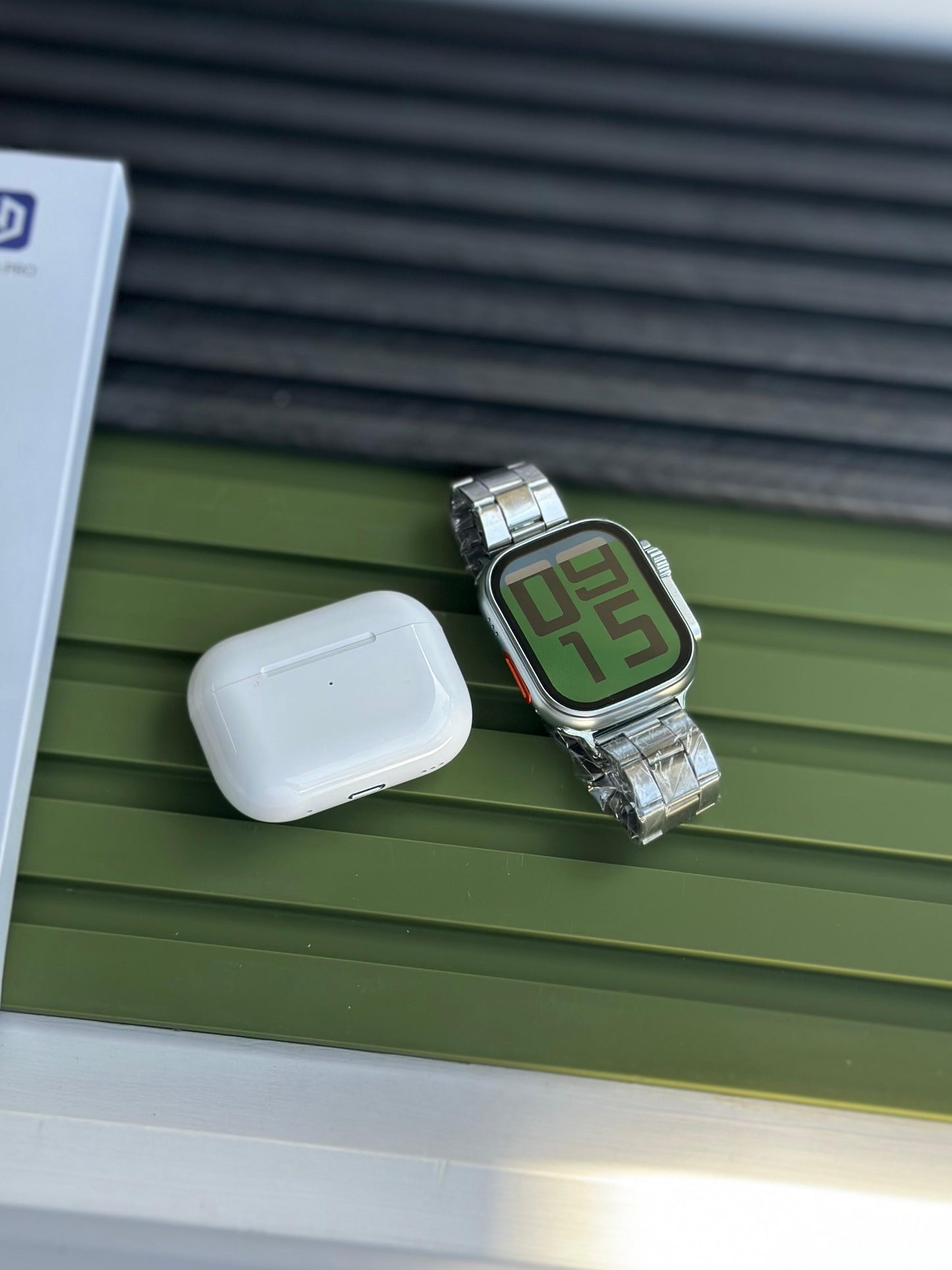 i20 Ultra Suit Max Series 8 Ultra (49MM) – 10 in 1 Smartwatch Combo Pack